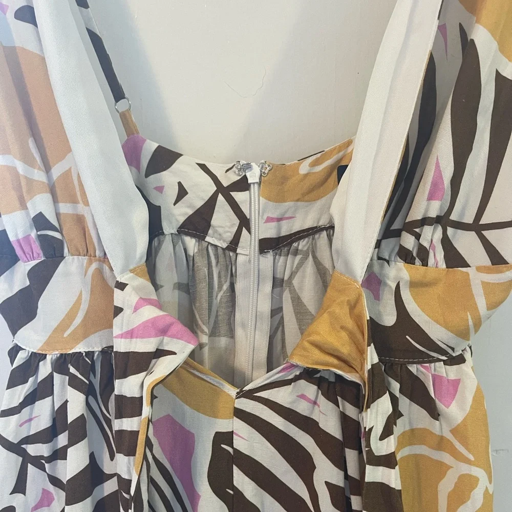 Aakaa women’s, low cut w/ front tie, tropical floral print dress, like new sz sm - Picture 10 of 11